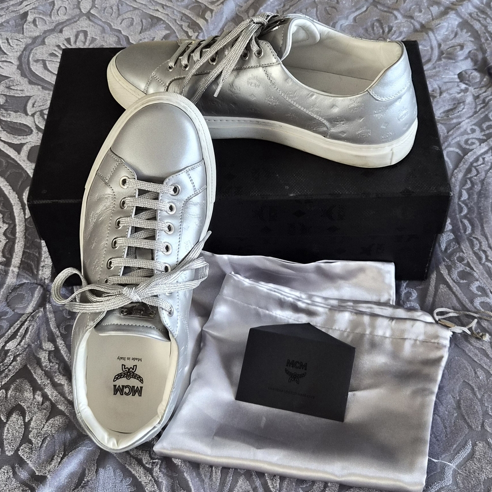 MCM 🔥 Gorgeous Metallic Silver Low-Top Sneakers